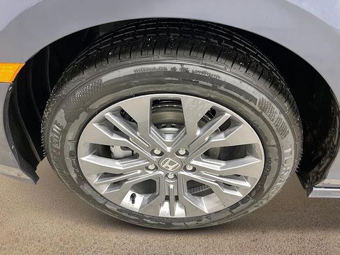 New 2026 Honda Odyssey Touring image 11