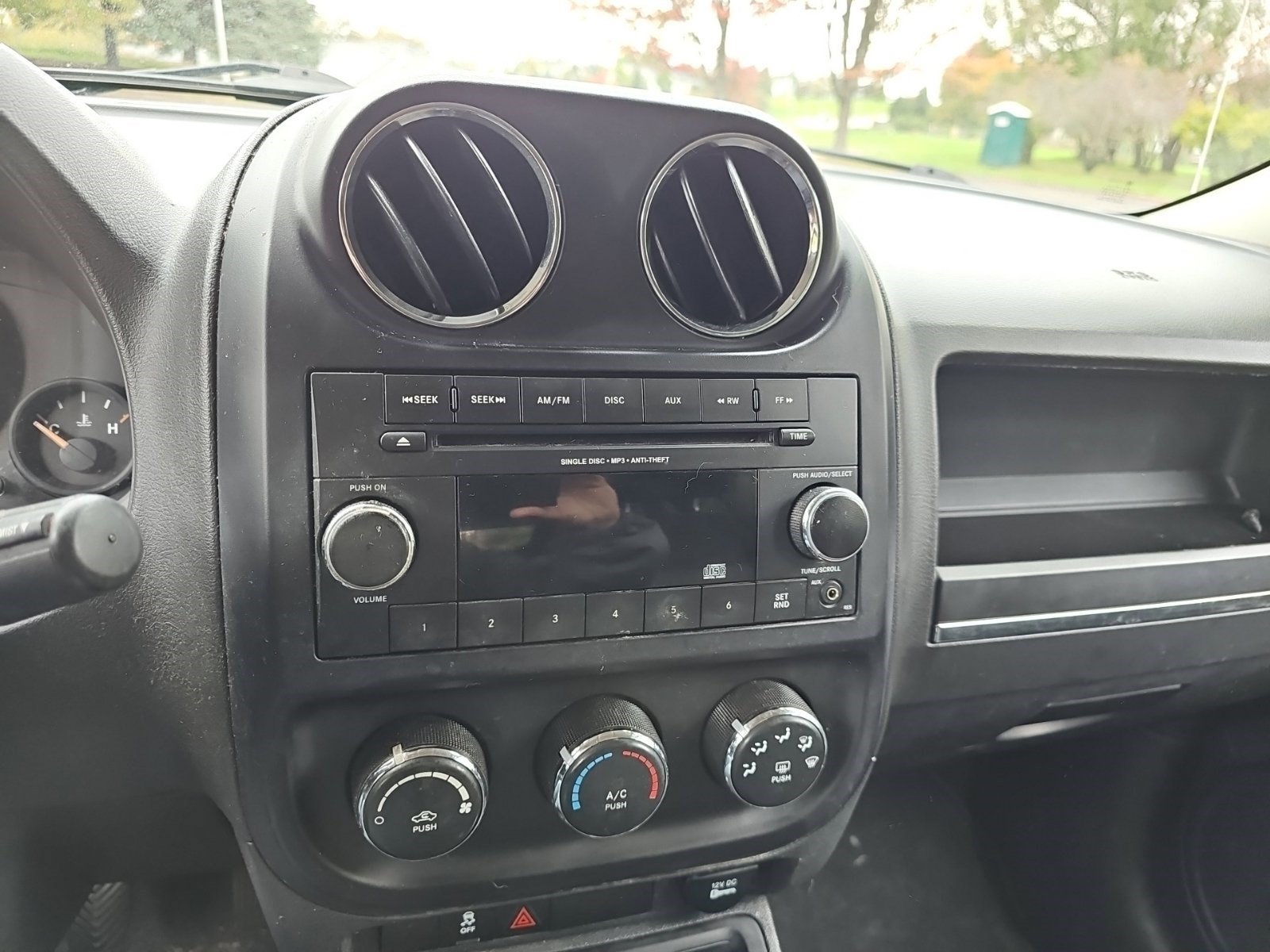 Used 2014 Jeep Patriot Sport FWD image 16