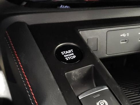 Used 2025 Nissan Kicks SR image 26