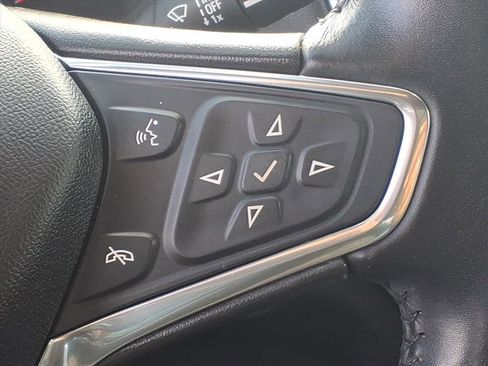 Used 2020 Chevrolet Equinox LT image 18