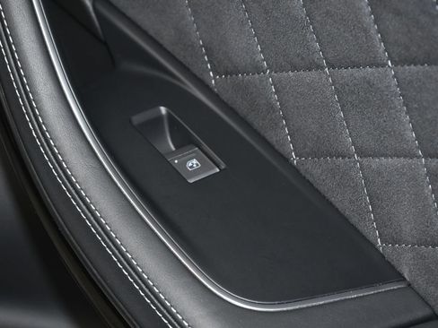 Used 2023 Audi S8 w/ S8 Executive Package AWD/4WD image 20