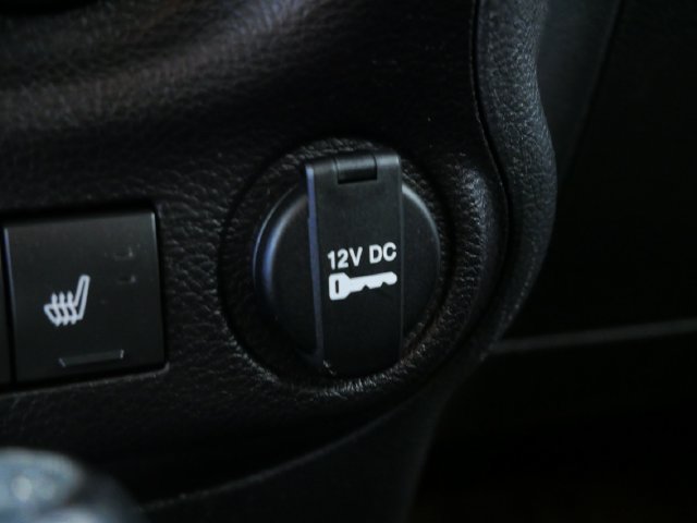 Used 2017 Jeep Wrangler Unlimited Sahara AWD/4WD image 28