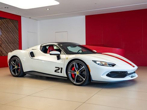 Used 2025 Ferrari 296 GTS RWD image 27