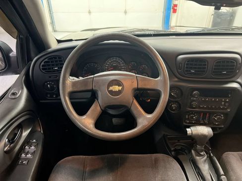 Used 2008 Chevrolet TrailBlazer LT w/ Sun And Sound Package AWD/4WD image 11