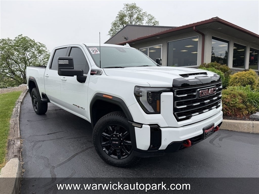 Used 2025 GMC Sierra 2500 AT4 AWD/4WD image 1