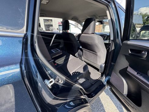 Used 2018 Toyota RAV4 LE w/ All Weather Liner Package AWD/4WD image 33