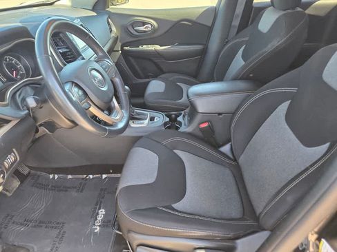 Used 2014 Jeep Cherokee Latitude AWD/4WD image 17