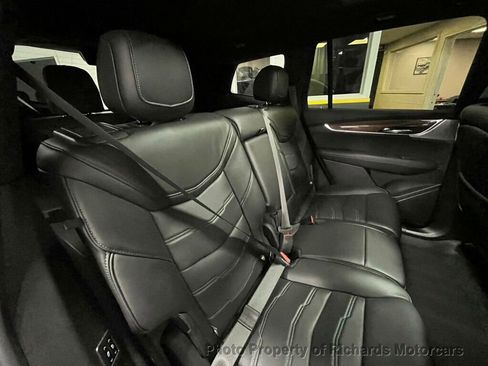 Used 2024 Cadillac XT6 Sport w/ LPO, ONYX Package image 27