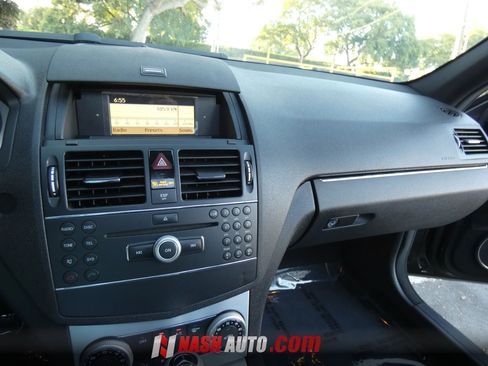 Used 2009 Mercedes-Benz C 300 Sedan image 49