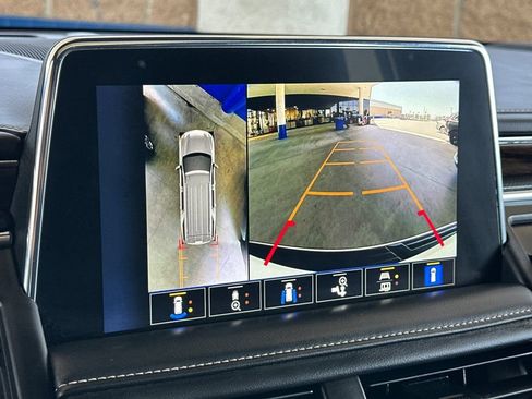 Used 2023 Chevrolet Tahoe Premier AWD/4WD image 22