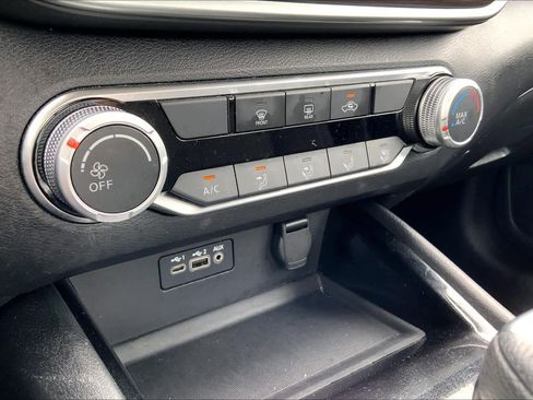 Used 2024 Nissan Altima 2.5 SV FWD image 34