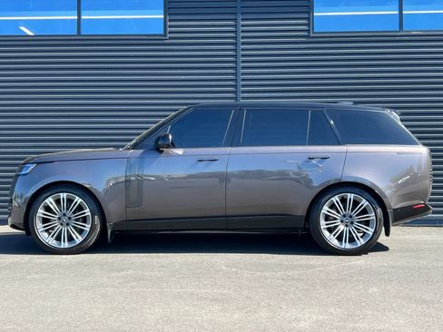 Used 2025 Land Rover Range Rover Long Wheelbase Autobiography AWD/4WD image 3