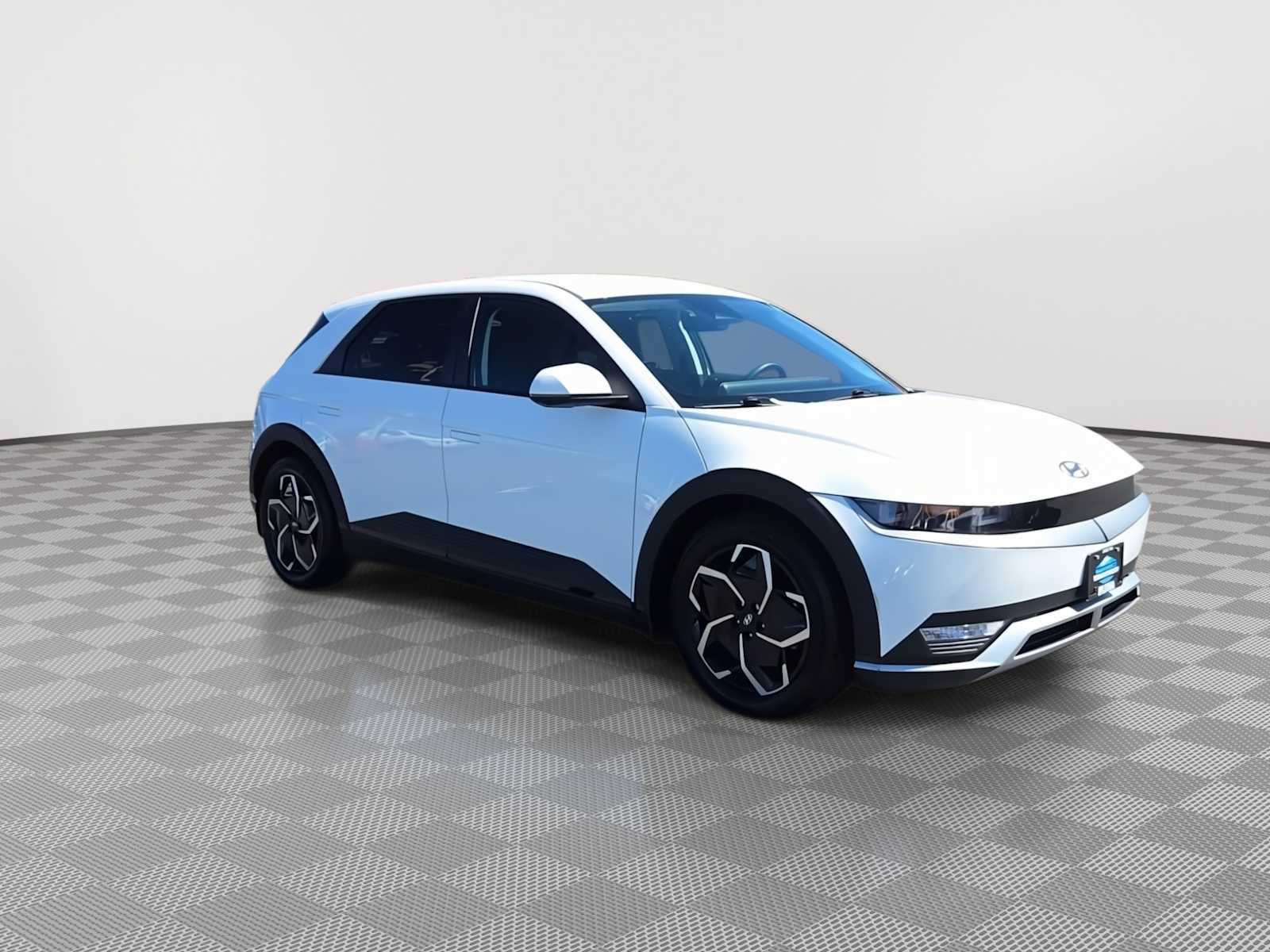 Used 2024 Hyundai Ioniq 5 SE RWD image 2