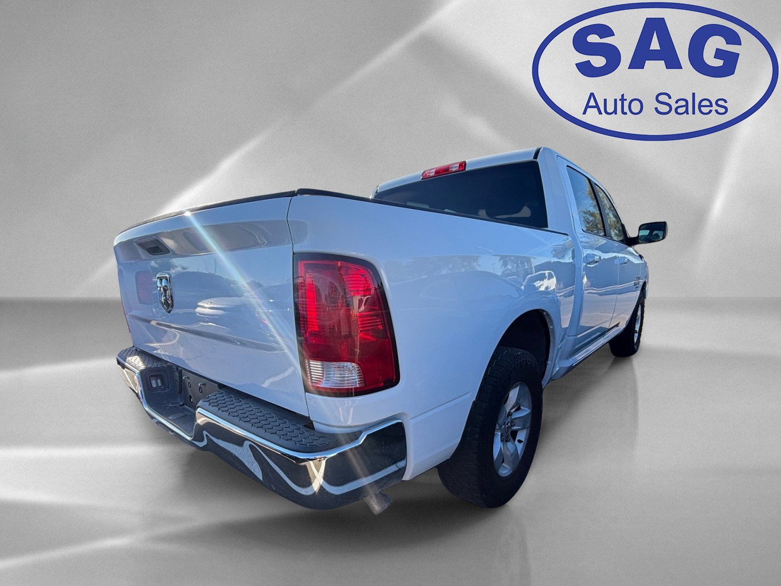 Used 2021 RAM 1500 Classic SLT RWD image 3
