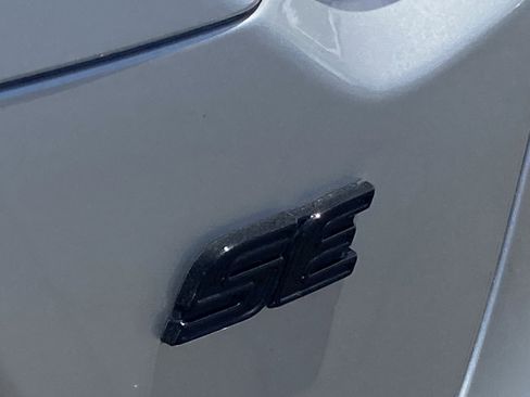 Used 2025 Toyota Corolla SE FWD image 5