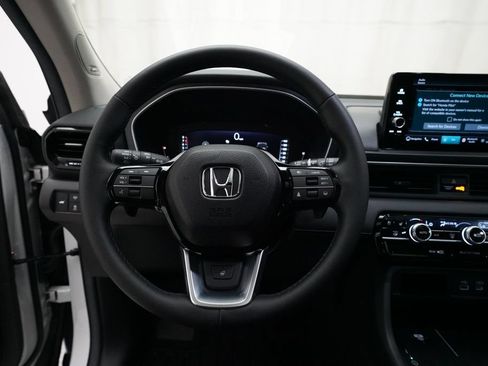 Certified 2025 Honda Pilot Elite image 4