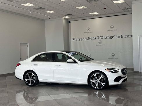 Used 2025 Mercedes-Benz C 300 Sedan image 23