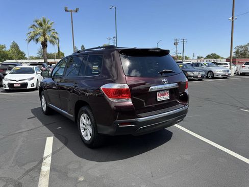 Used 2012 Toyota Highlander 4WD image 5