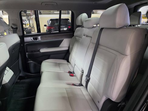 Certified 2025 Hyundai Santa Fe Limited FWD image 15