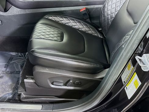 Used 2023 Ford Edge Titanium image 25