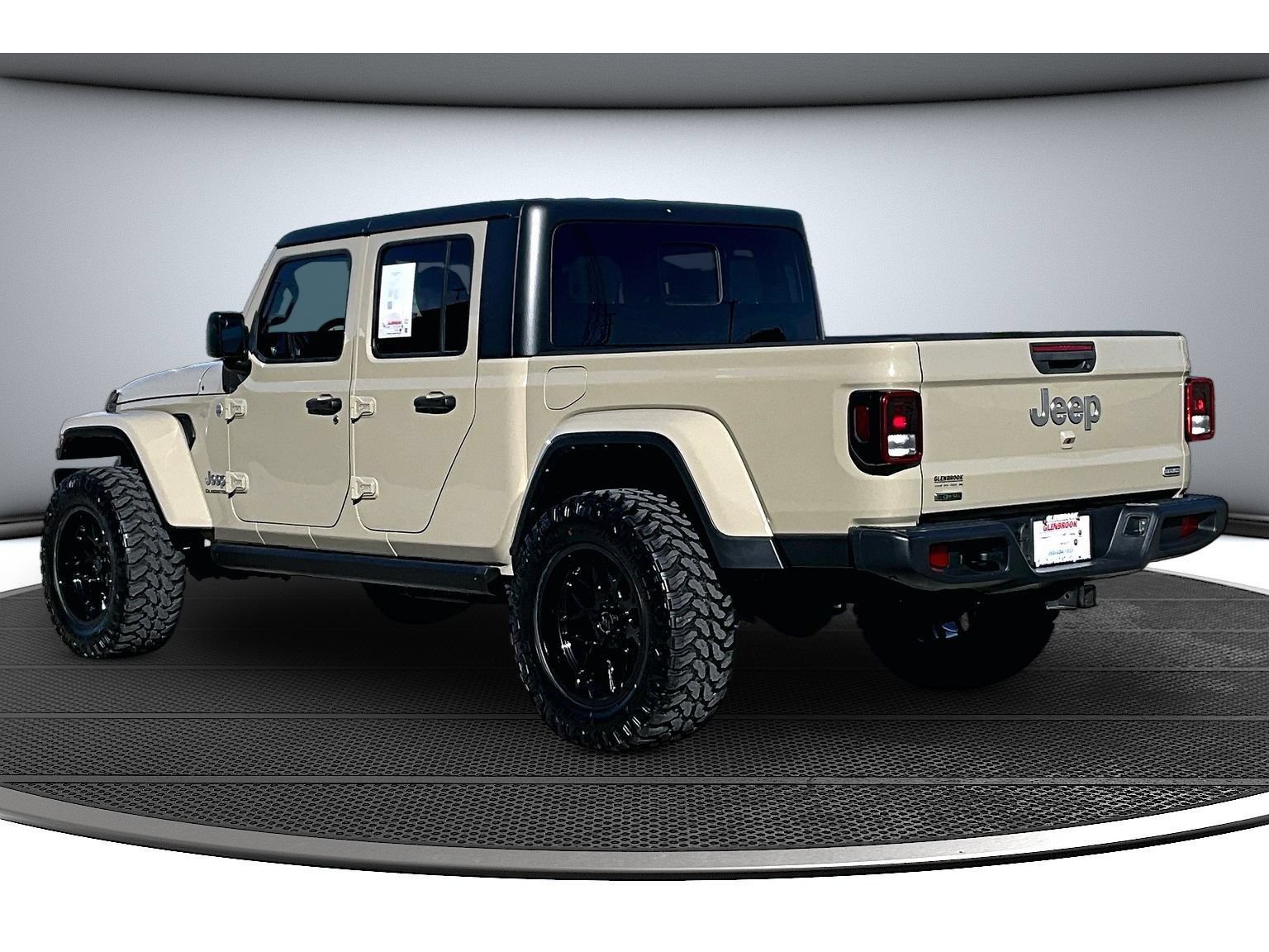 Used 2022 Jeep Gladiator Overland w/ Trailer Tow Package AWD/4WD image 20