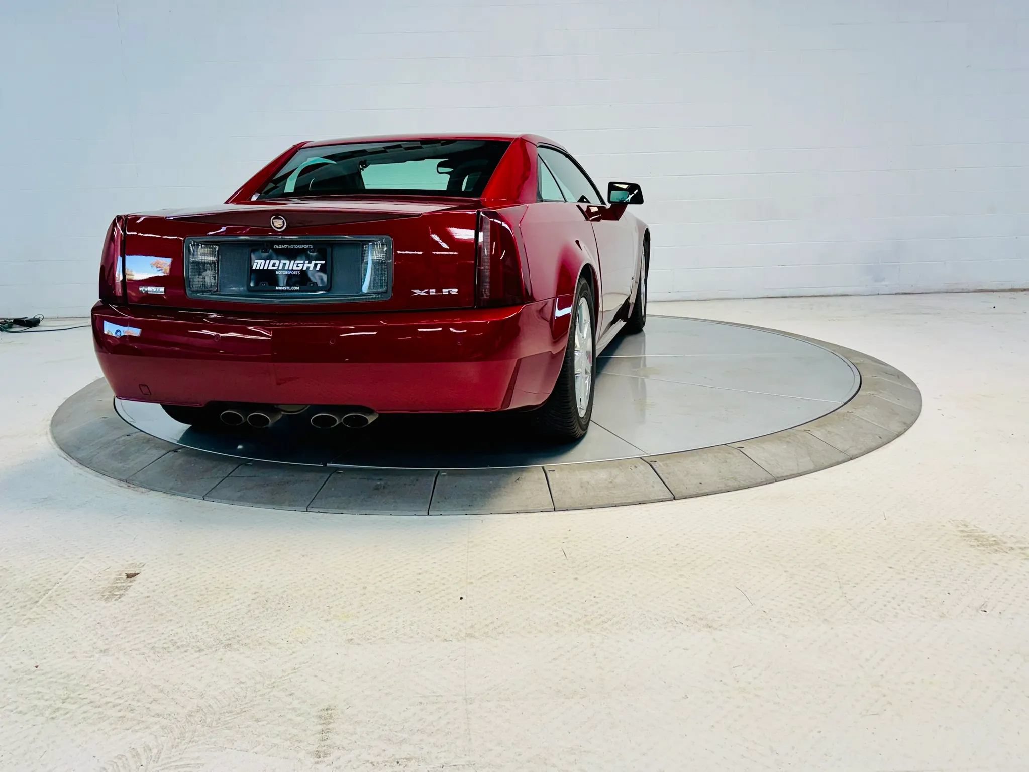 Used 2006 Cadillac XLR RWD image 29