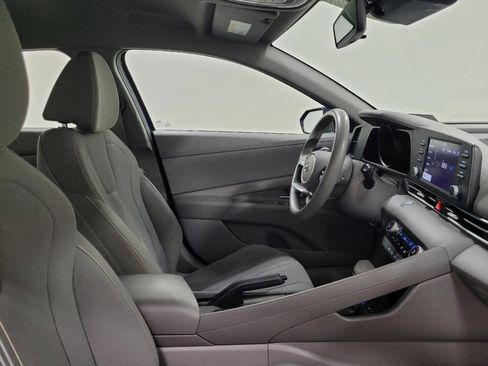 Used 2021 Hyundai Elantra SEL FWD image 21