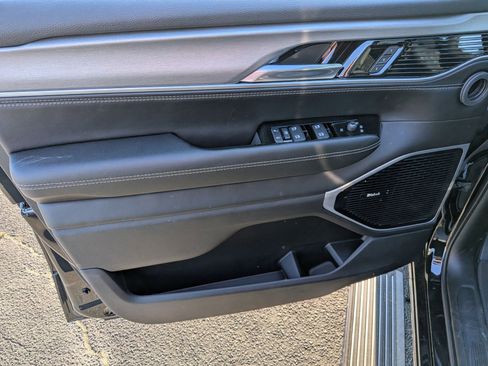New 2026 Jeep Grand Wagoneer L Limited AWD/4WD image 10
