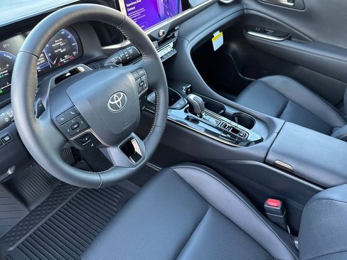 New 2026 Toyota Crown Signia image 4