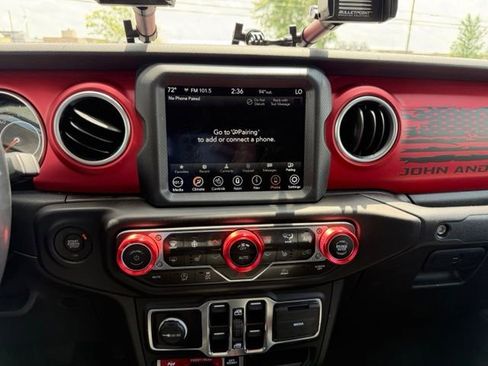 Used 2023 Jeep Gladiator Rubicon w/ Cold Weather Group AWD/4WD image 19