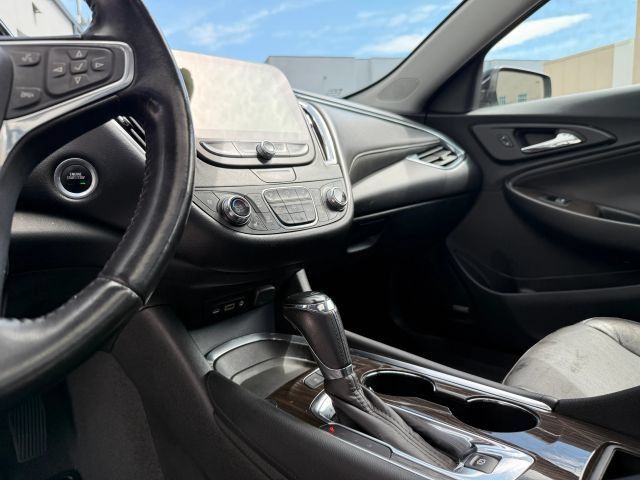 Used 2020 Chevrolet Malibu Premier FWD image 34