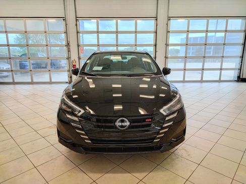 New 2025 Nissan Versa SR w/ Trunk Package image 8