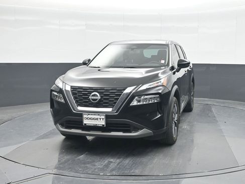 Used 2023 Nissan Rogue SV image 5