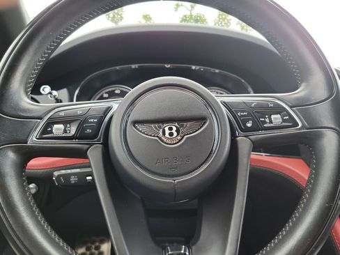 Used 2018 Bentley Bentayga AWD/4WD image 33