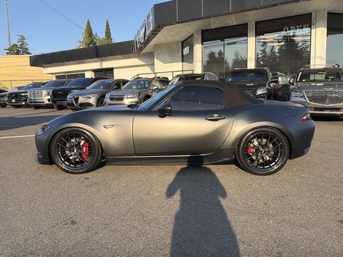 Used 2017 MAZDA MX-5 Miata Club w/ Brembo/BBS Package RWD image 2