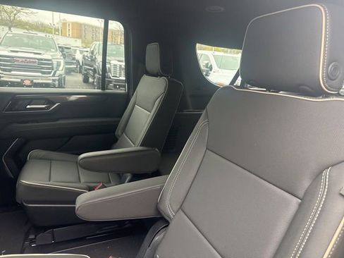 New 2026 GMC Yukon XL Elevation w/ LPO, Elevation Black Package image 25