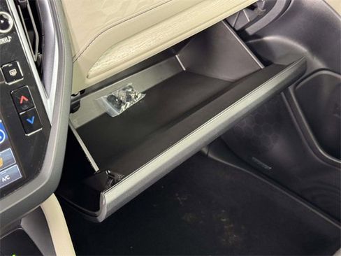 Certified 2025 Subaru Forester Limited image 30