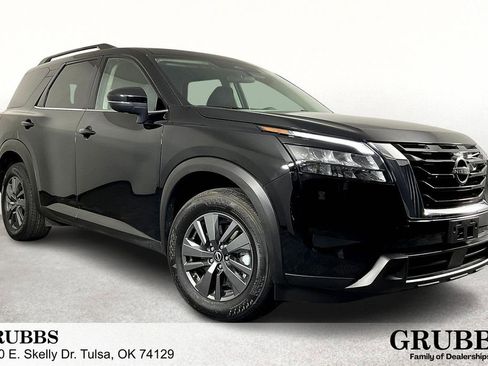 Certified 2024 Nissan Pathfinder SV image 1