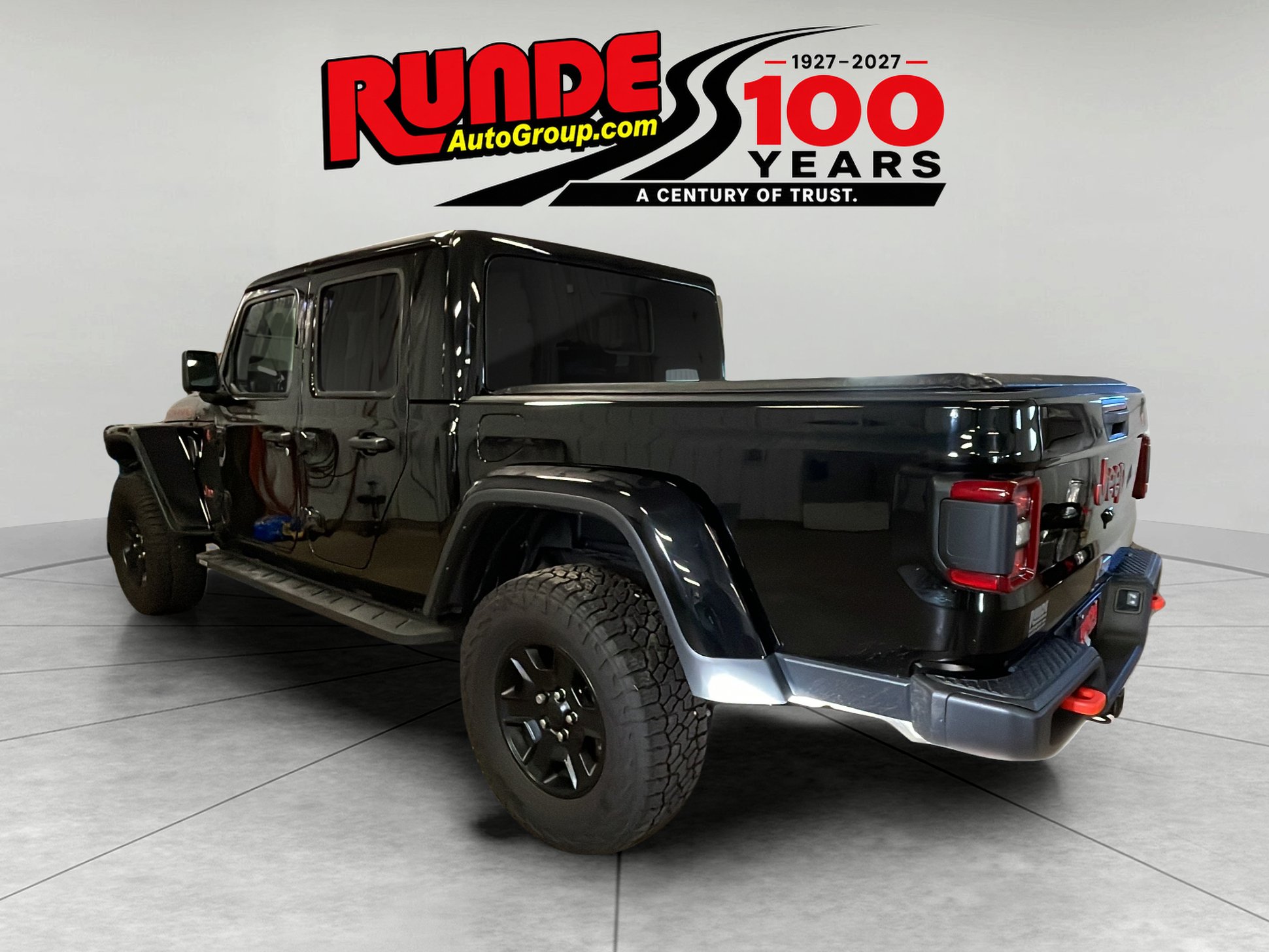 Used 2023 Jeep Gladiator Mojave w/ LED Lighting Group AWD/4WD image 6