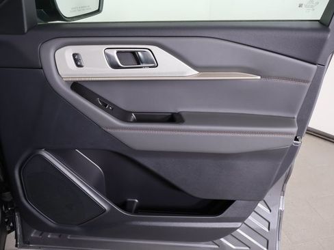 New 2026 Ford Explorer Active w/ Active Comfort Package image 10