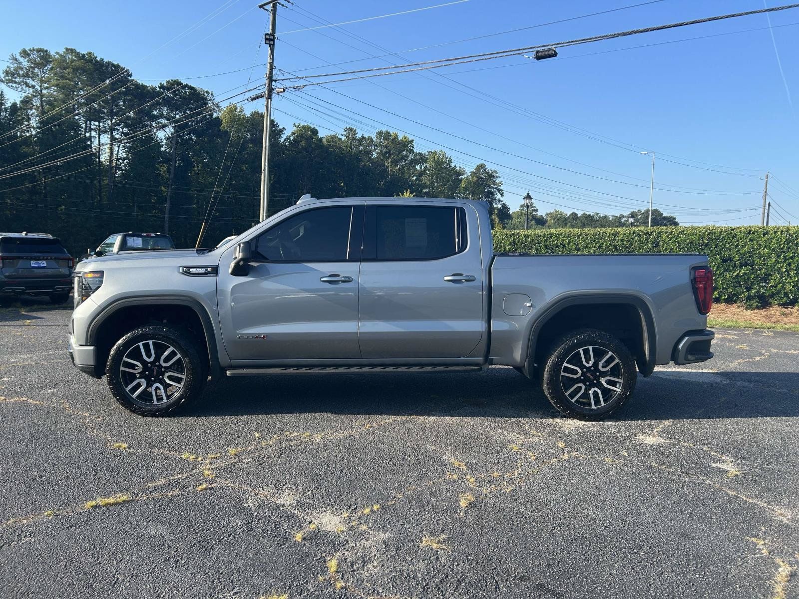 Used 2024 GMC Sierra 1500 AT4 w/ Technology Package AWD/4WD image 6
