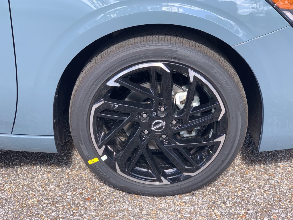 New 2026 Nissan Sentra SR w/ SR Premium Package FWD image 6