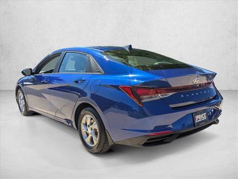 Used 2022 Hyundai Elantra SE FWD image 9