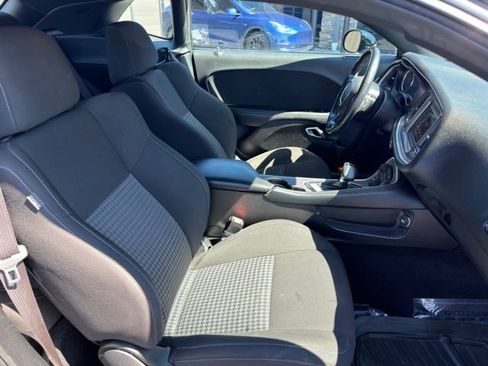 Used 2022 Dodge Challenger GT AWD/4WD image 12