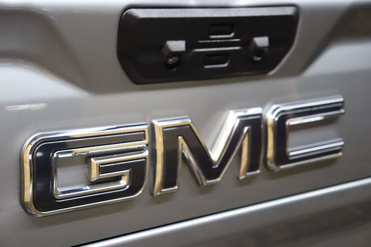 Used 2024 GMC Sierra 2500 Denali Ultimate AWD/4WD image 25