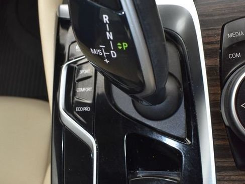 Used 2022 BMW 540i w/ Premium Package RWD image 25