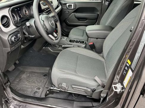 Used 2024 Jeep Wrangler Unlimited Sport AWD/4WD image 23