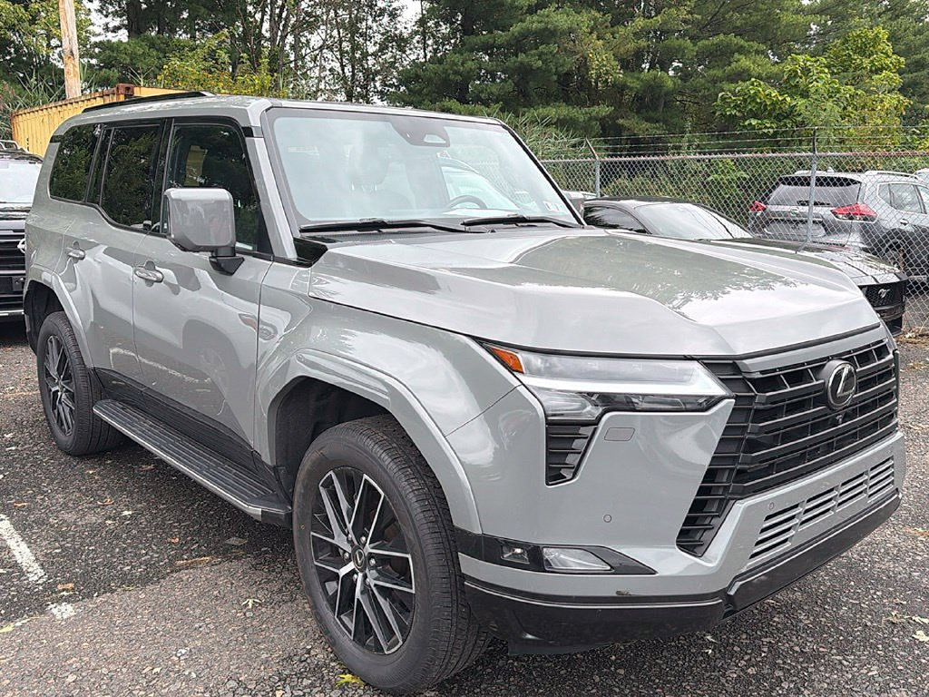 Used 2024 Lexus GX 550 w/ Accessory Package (2T) AWD/4WD image 3