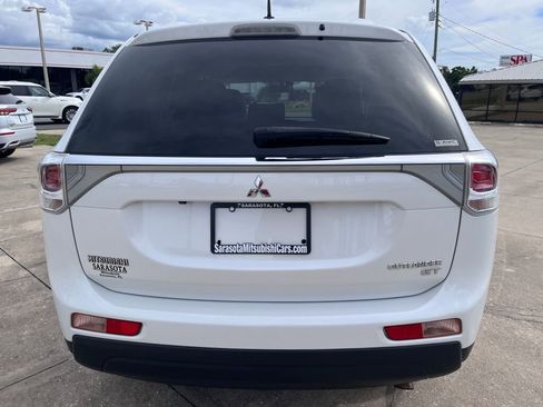 Used 2014 Mitsubishi Outlander GT image 4