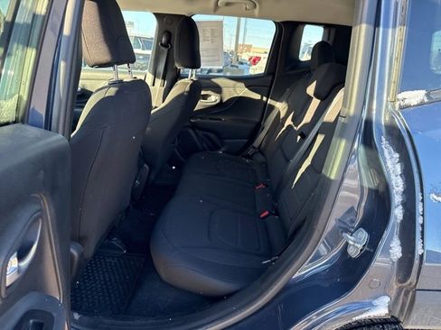 Used 2022 Jeep Renegade Latitude w/ Convenience Group image 14